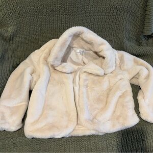 Cream Teddy Jacket with Plush Texture and Wide Collar